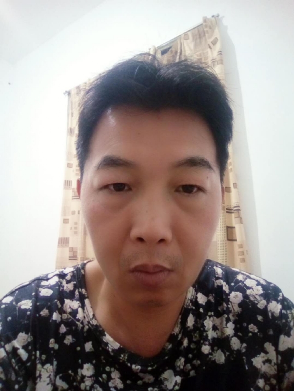 繁华哀伤的第一张照片--周宁婚介网