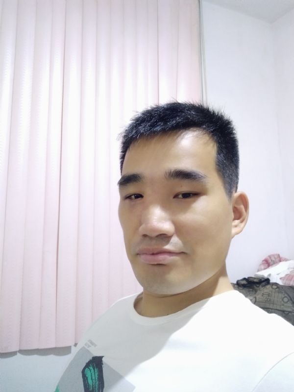 大男孩的第一张照片--周宁婚介网