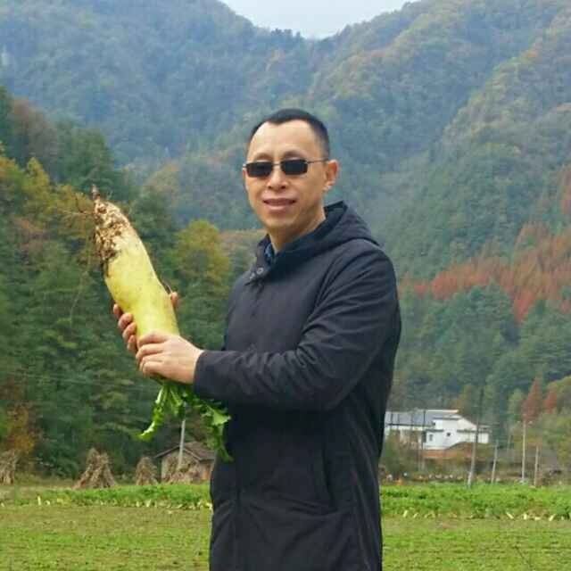 墨迹男的第一张照片--周宁婚介网