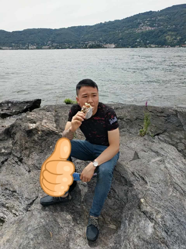 绚烂背后的平淡的第一张照片--周宁婚介网