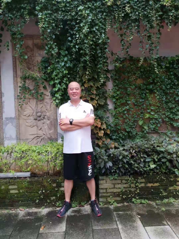 李国伟的第五张照片--周宁婚介网