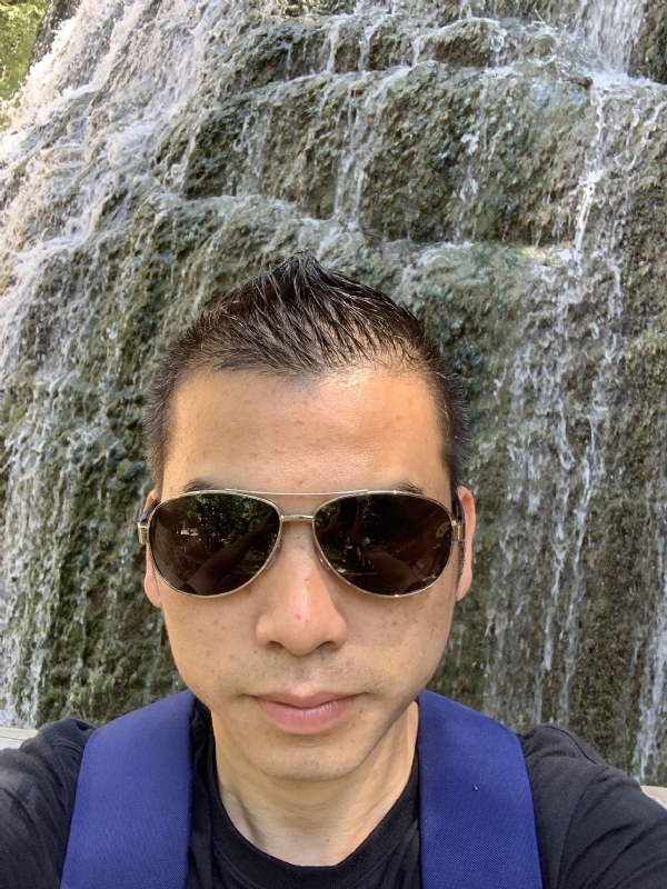 高兴的第二张照片--周宁婚介网