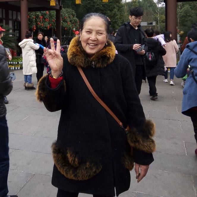 刘刘的第一张照片--周宁婚介网