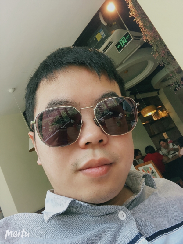 月台等路人的第一张照片--周宁婚介网