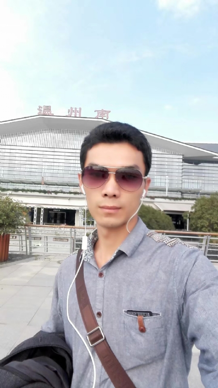 错把真心喂了狗的第三张照片--周宁婚介网