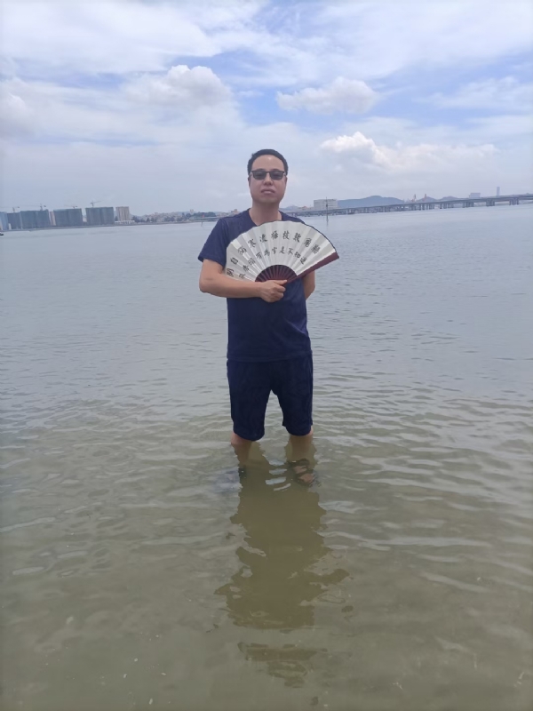 浪迹天涯的第一张照片--周宁婚介网