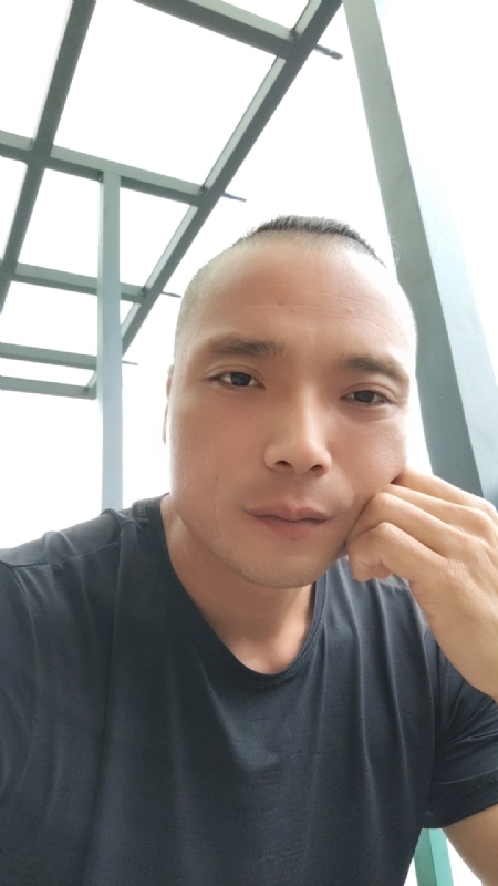 伯爵的第三张照片--周宁婚介网