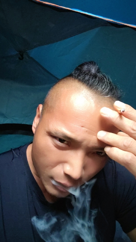 伯爵的第四张照片--周宁婚介网